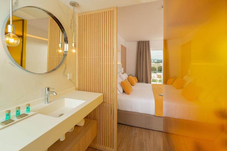 Bathroom 3, L'Azure Hotel, Girona