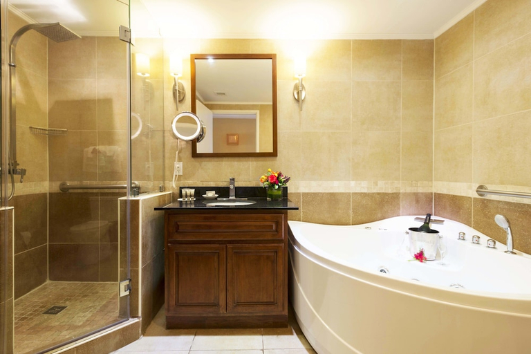 Bathroom 5, Divi Aruba Phoenix Beach Resort