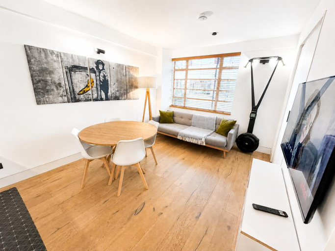Others 5, Chelsea Apartment, London
