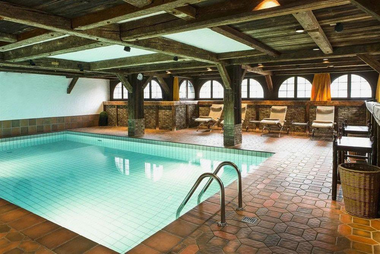 Sport & Beauty 2, Swiss-Chalet Merlischachen - Historik Chalet-Hotel Lodge, Küssnacht