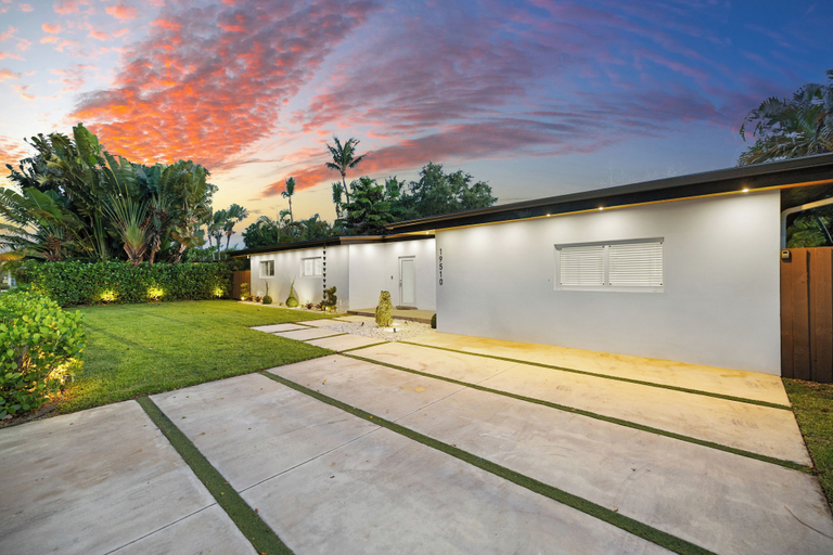 Exterior, Villa Solara | Pool · Cinema · Basketball Court, Miami-Dade