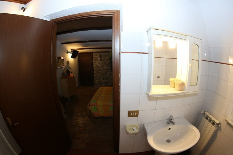 Bathroom 5, Agriturismo Monte Due Torri, Roma