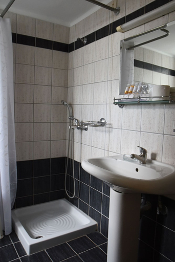 Bathroom 5, Achillion Hotel, Thessaly