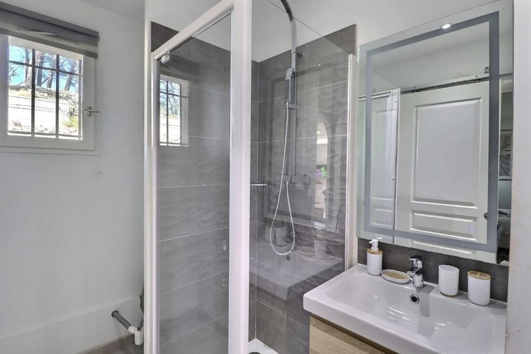 Bathroom 2, Villa Altinea, Bouches-du-Rhône