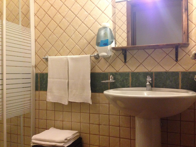 Bathroom 3, Cinisi Vacanze, Palermo