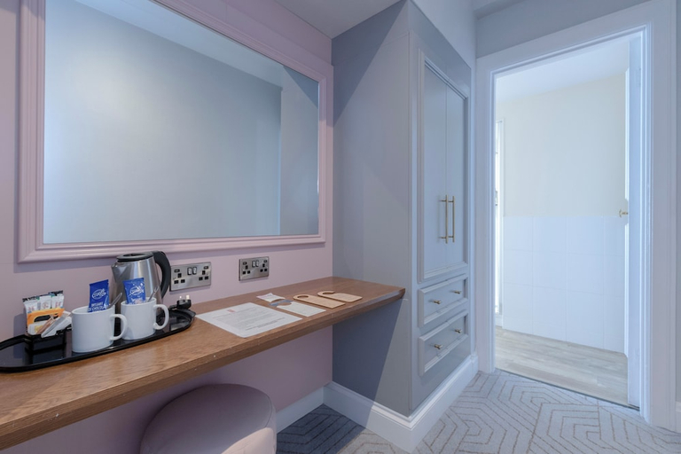 Bathroom 2, Bournemouth Carlton Hotel By Sunday, Bournemouth