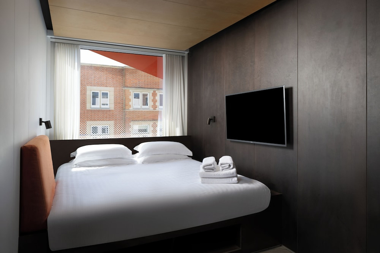 Bedroom 2, Stow Away Waterloo, London