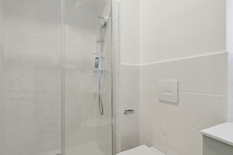 Bathroom 4, All Suites Appart Hôtel | Noisy-le-Grand, Seine-Saint-Denis