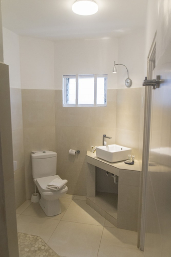Bathroom 3, Ocean Spray Apartments