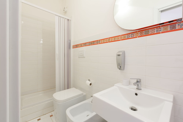 Bathroom 5, B&B Piazza Fratti, Rome
