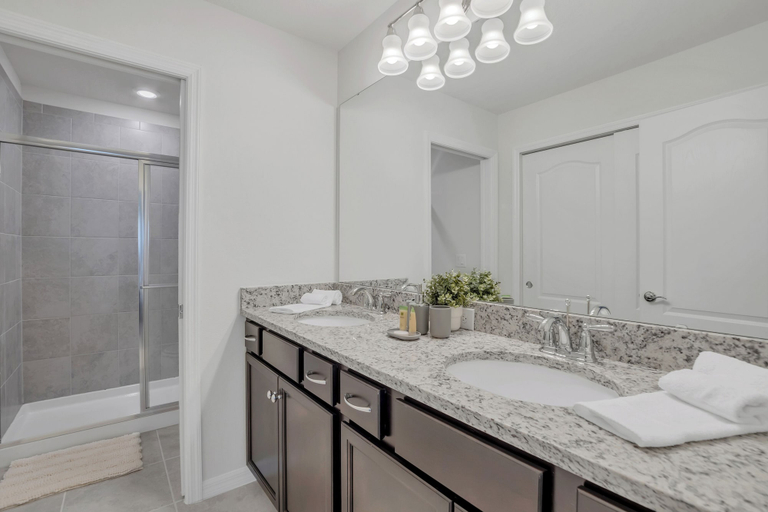 Bathroom 4, 7420 Oakmoss Loop, Polk
