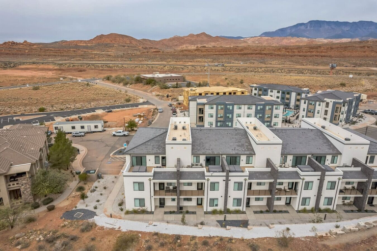 Interior 4, 485 Rooftop Hot Tub - Sleeps 24, Washington