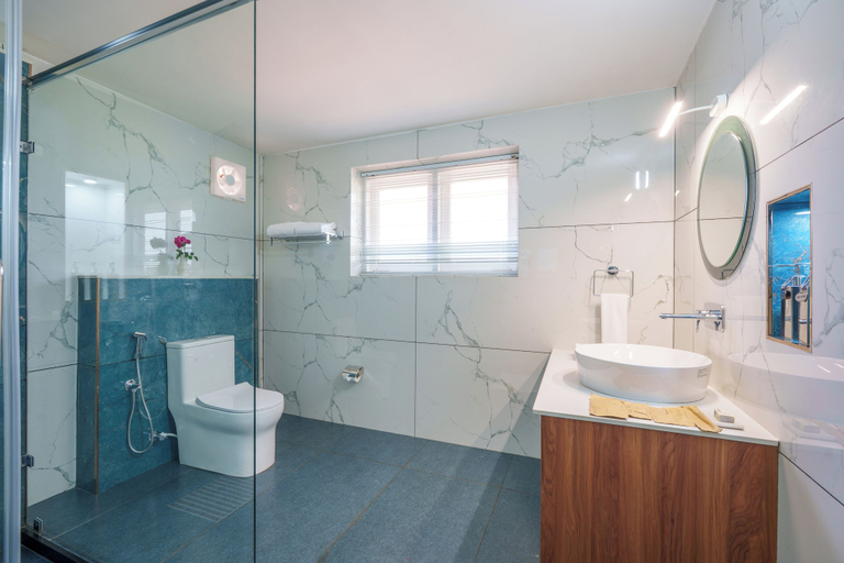 Bathroom 4, Amã Stays & Trails Wentworth Estate Villas , Wayanad, The Nilgiris