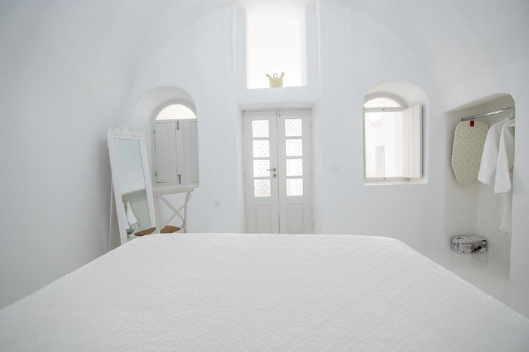 Bedroom 3, Ambi Villas Santorini, South Aegean
