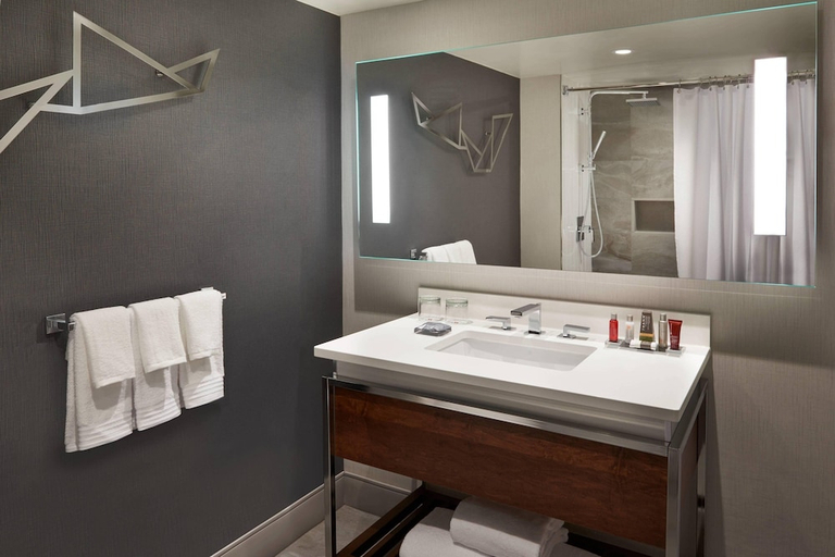 Bathroom 3, Toronto Marriott City Centre Hotel, Toronto