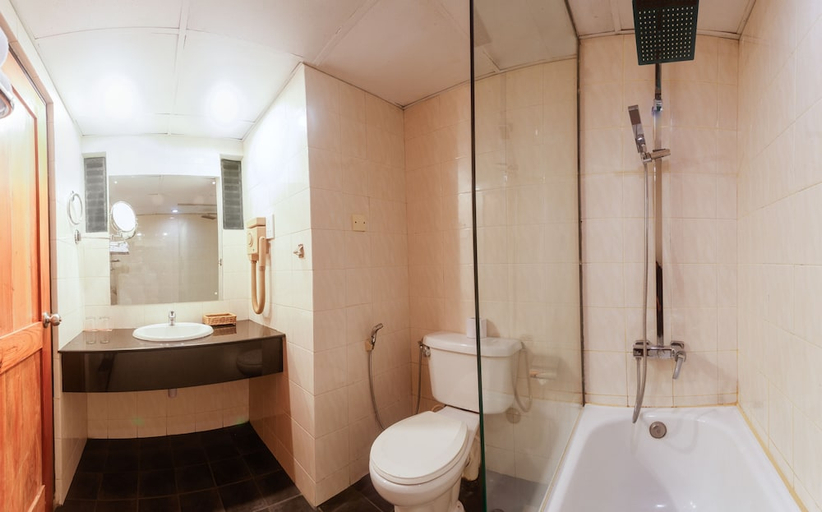 Bathroom 4, Janaki, Thimbirigasyaya