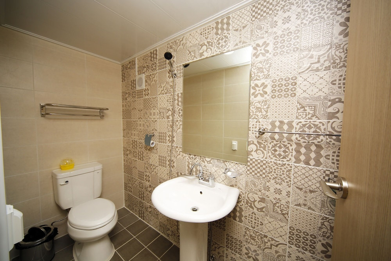 Bathroom 3, 24 Guesthouse Seoul Cheongryangri, Dong-daemun