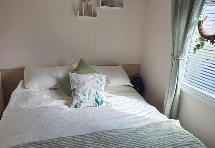 Room 4, D&T Caravan Hire Southview Holiday Park Skegness, Lincolnshire
