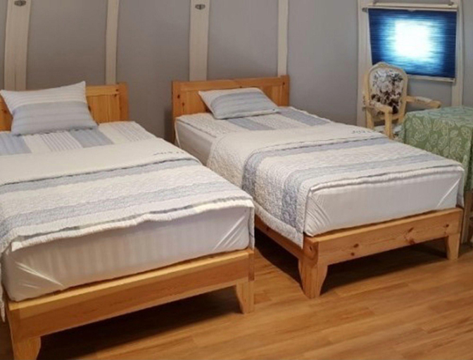 Bedroom 4, Jeju Igloo Pension, Jeju
