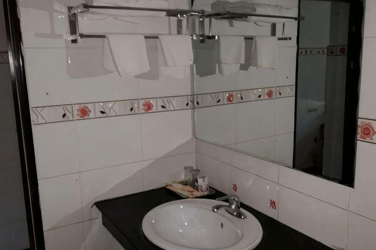 Bathroom, Menglian Kailei Hotel, Pu'er