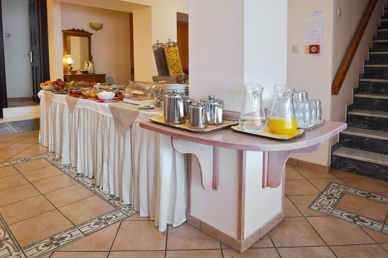 Food & Drinks 5, Pan Hotel, Central Greece