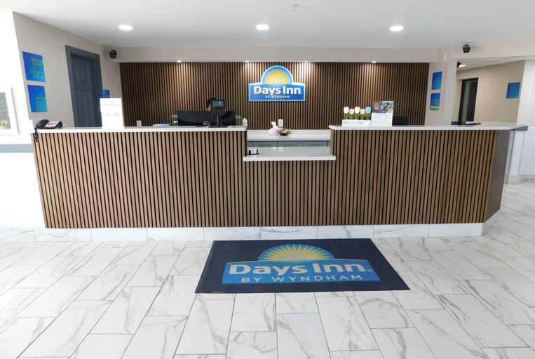 Public Area 2, Days Inn by Wyndham Effingham, Effingham