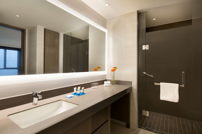 Bathroom, Hyatt House Shanghai New Hongqiao, Shanghai