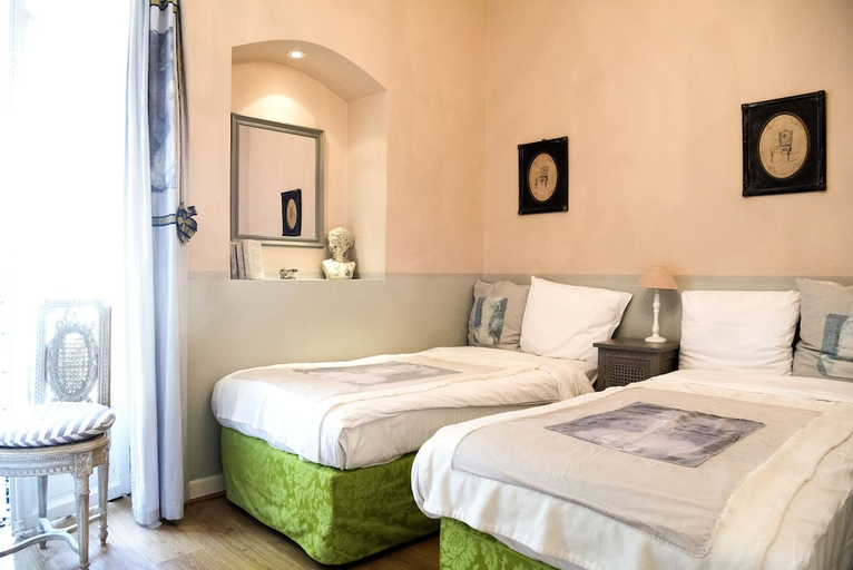 Others 5, Villa Rivoli, Alpes-Maritimes