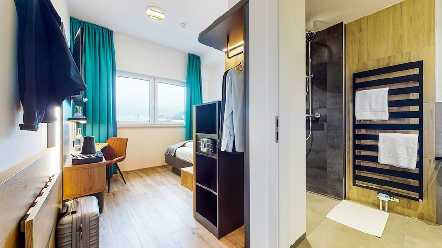 Bedroom 4, Luma Hotel Spa&Fitness, Fulda