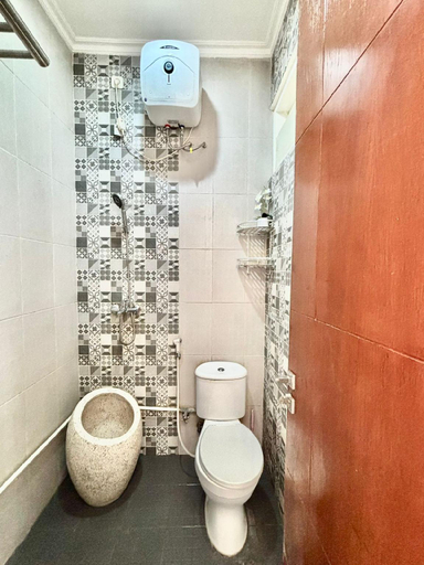 Bathroom, Villa Pesona Batu 52, Malang