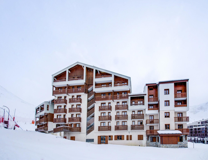 Exterior 3, Ski-in Stay for Four in Tignes, Savoie