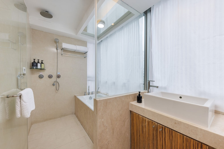 Bathroom 3, Sun Flower Hotel and Residence, Shenzhen