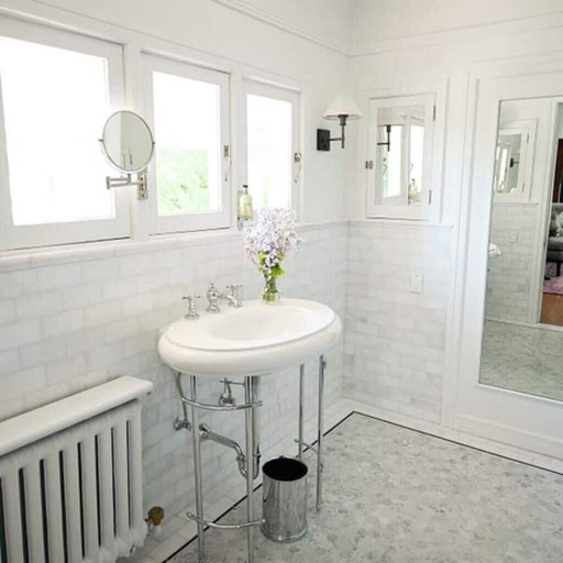 Bathroom 2, Portland's White House, Multnomah