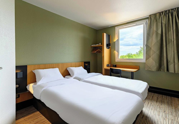 Bedroom 3, B&B HOTEL Marne-la-Vallee Bussy-Saint-Georges, Seine-et-Marne