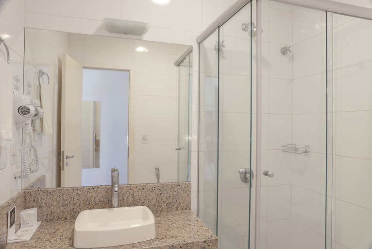 Bathroom 5, Açores Premium, Porto Alegre