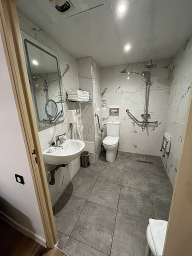 Bathroom 3, Hotel Saint Honore 85, Paris