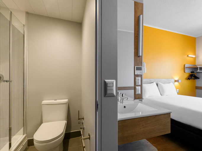 Bathroom 3, Ibis Budget Santiago Providencia, Santiago