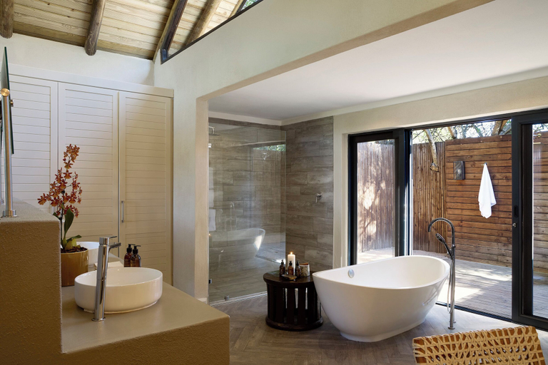 Bathroom 4, Lion Sands River Lodge, Ehlanzeni