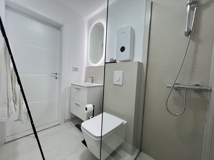 Bathroom 5, CHATEL - Boutique Suites