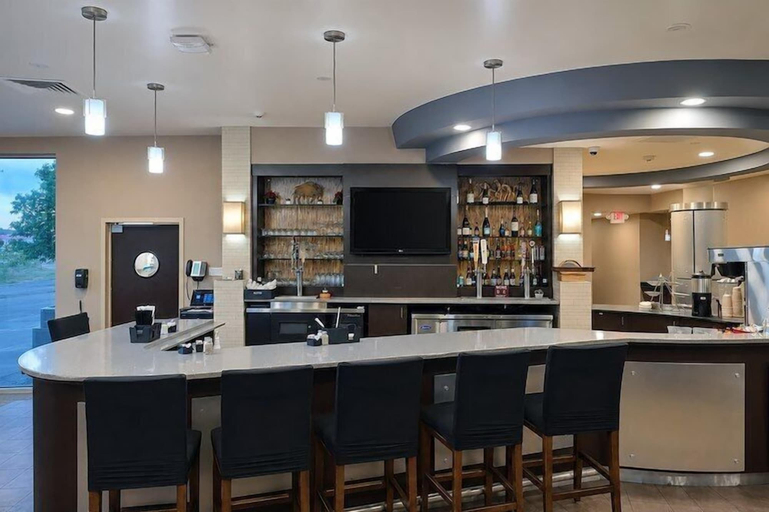 Food & Drinks 5, Cambria Hotel Rapid City near Mount Rushmore, Pennington