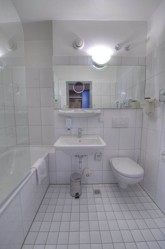 Bathroom 4, Dürer Hotel Nürnberg, Nürnberg