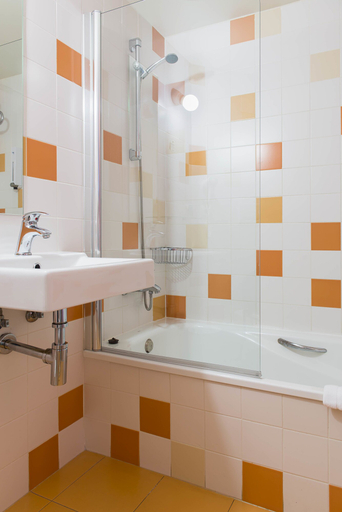 Bathroom 5, B&B Hotel Figueres, Girona