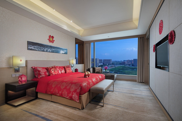 Bedroom 3, Crowne Plaza Guangzhou Huadu By IHG, Guangzhou
