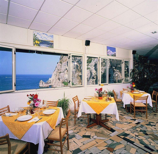 Food & Drinks, Bleu Village, Napoli