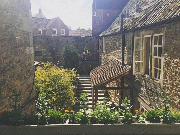 Exterior & Views, The Cross Keys, Somerset