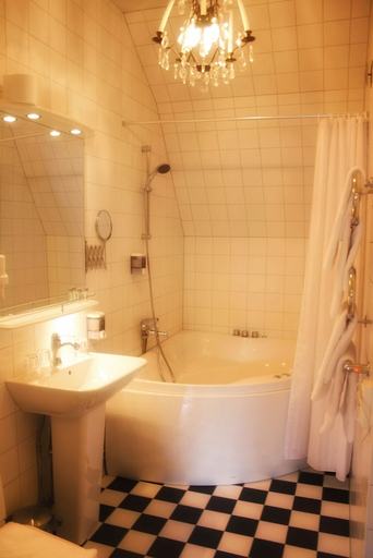 Bathroom 2, Blommenhof Hotel, Nyköping