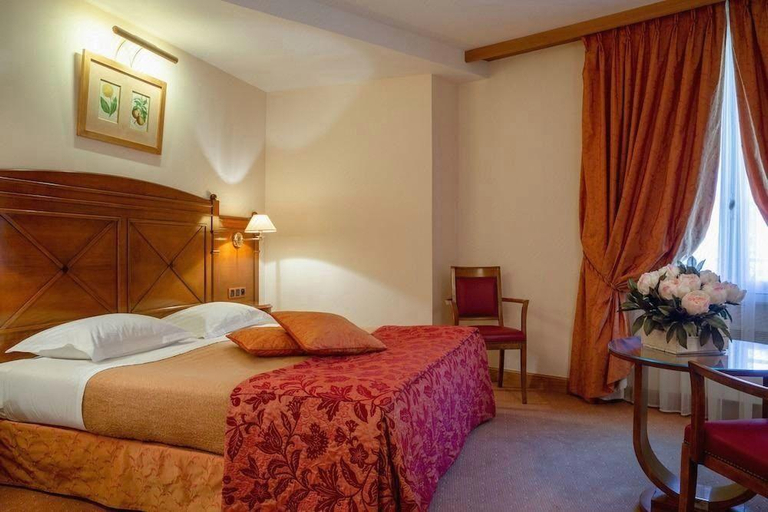 Bedroom, Hotel Le Rempart, Saône-et-Loire