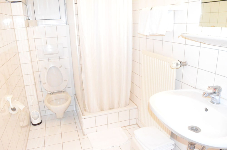 Bathroom, Hotel Stern, Stuttgart