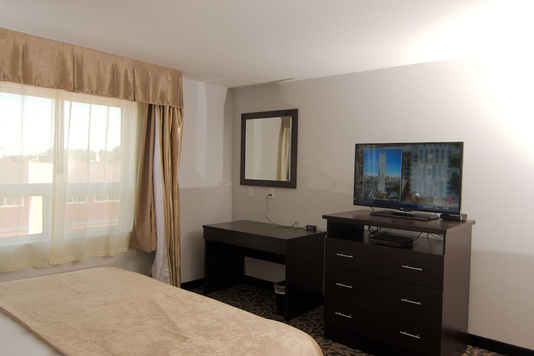 Bedroom 3, Paradise Inn & Kitchenette Suites, Division No. 11