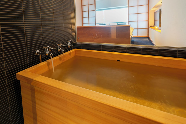 Bathroom 4, Kameya, Tsuruoka